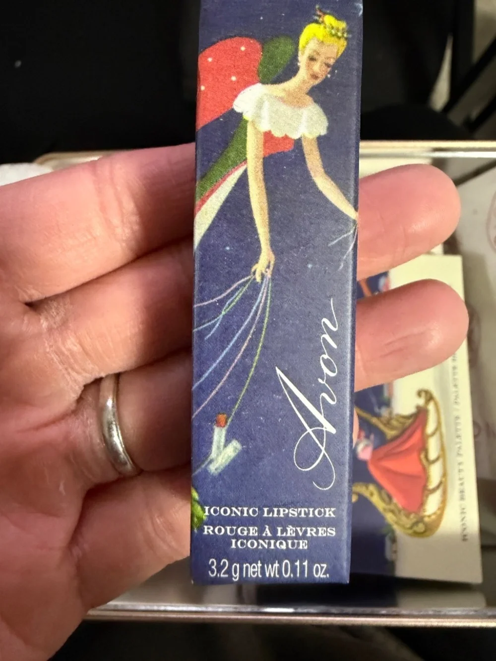 AVON HOLIDAY BOX SET COLLECTORS makeup - Picture 13 of 16